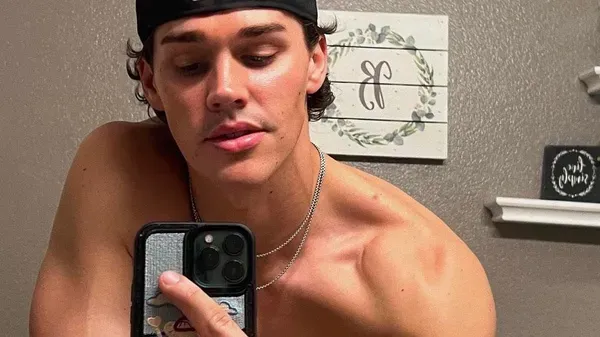 Getting to Know Mega Influencer Noah Beck with 11 Social Media Posts