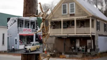 Vermont Town Draws 'Beetlejuice' Fans to Iconic Horror Movie Site